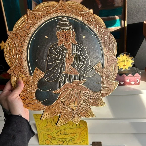 Vintage 15.5" Crackled Wood Handcarved Gold and Black Buddha Wall Art Indonesia - Picture 14 of 15